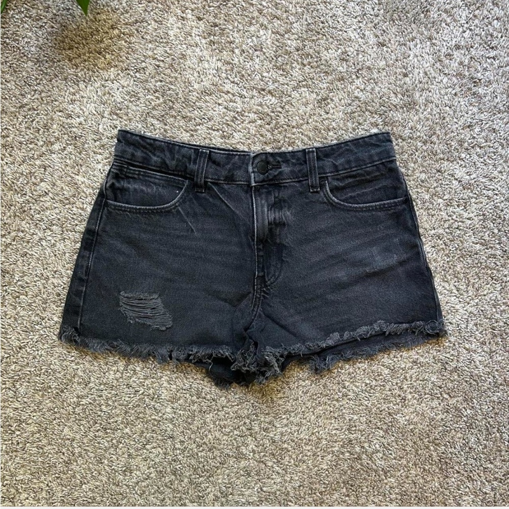 Black Wrangler high rise vintage 3 inch denim shorts